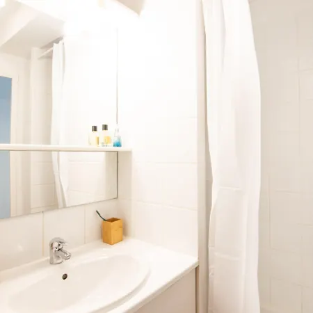 Отель Comfort Aix Le Tholonet