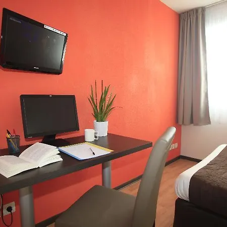 Отель Comfort Aix Le Tholonet